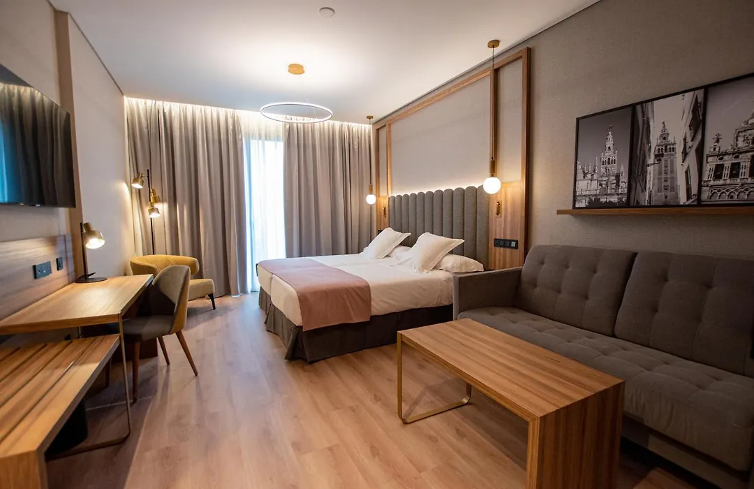 Hotel Giralda Center-1