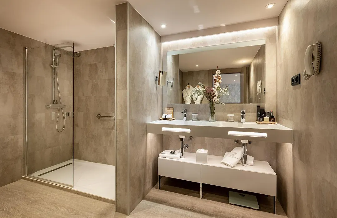 Grand Plaza Hotel & Wellness-1