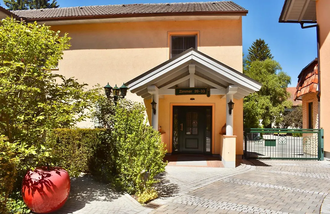 Hotel Mutz-1