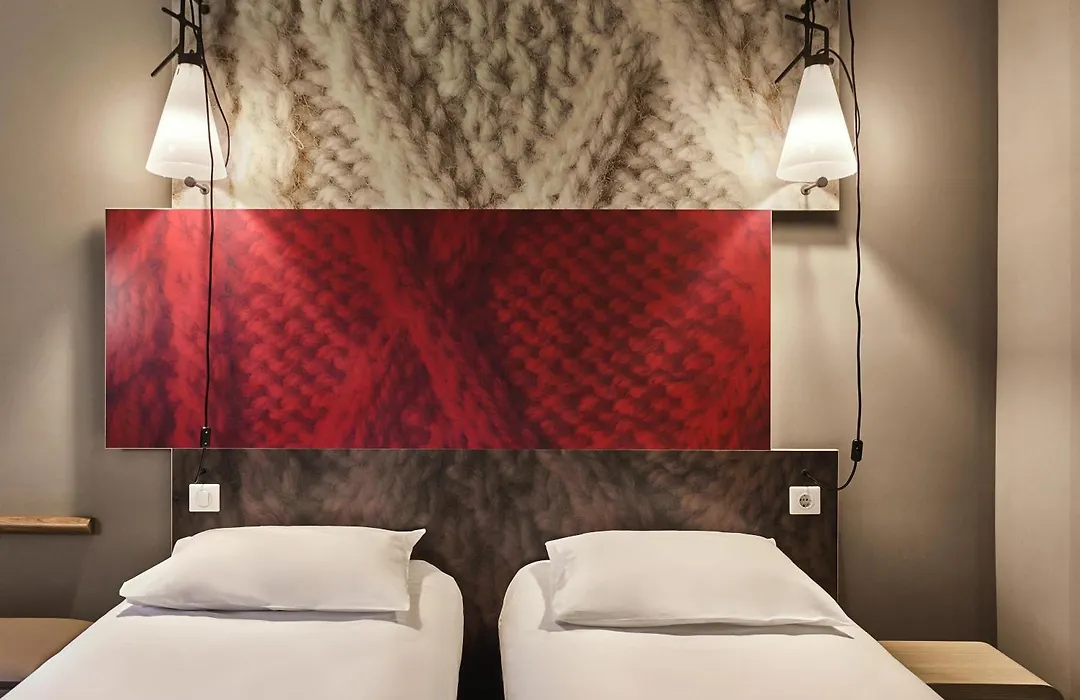 Ibis Moulins-1