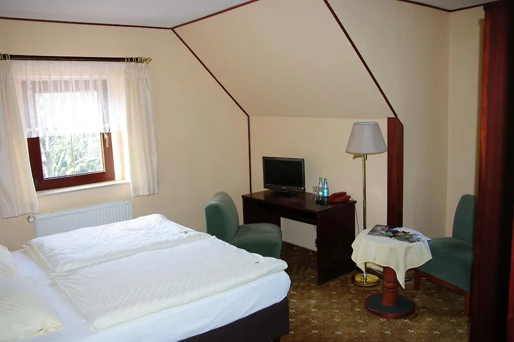 Landhotel Goldener Löwe mit Pension Am Taurastein-1