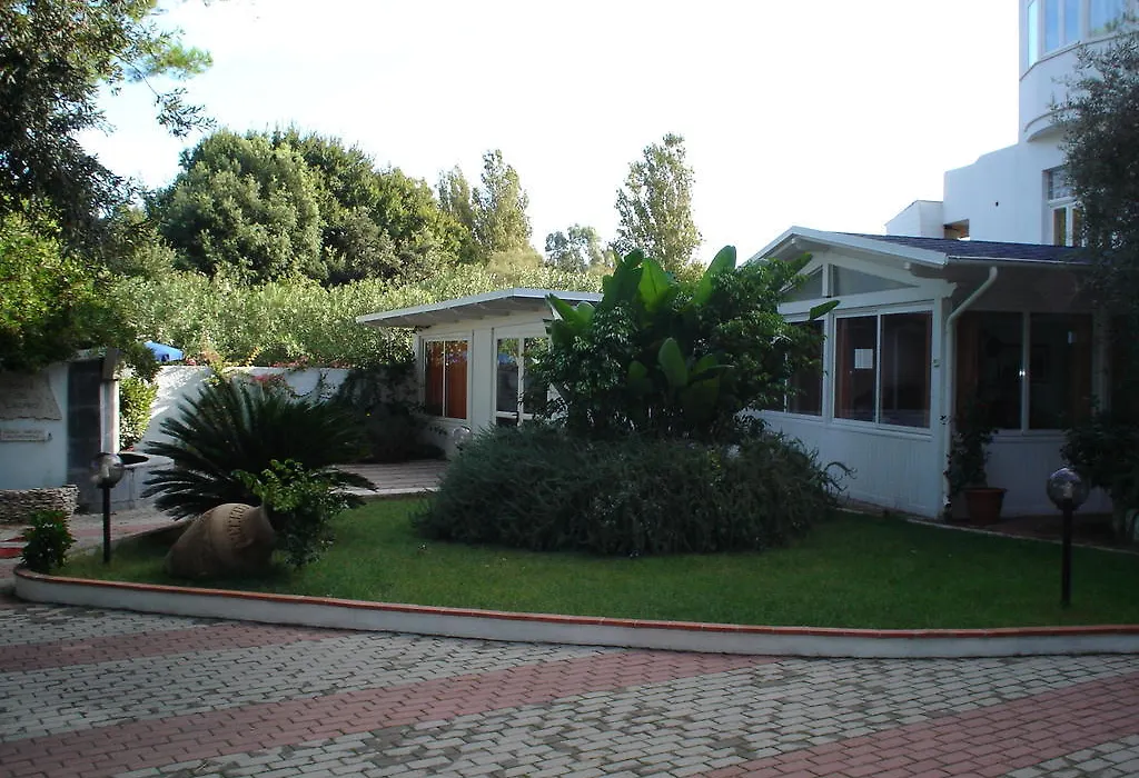 Hotel Capo Circeo Centro Benessere & Padel-1