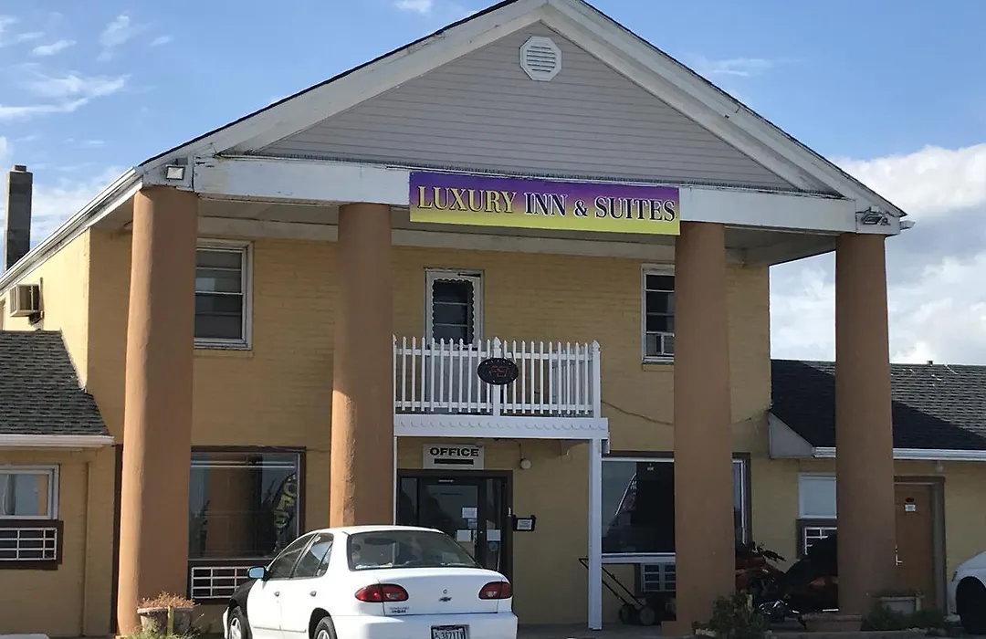 Luxury Inn-1