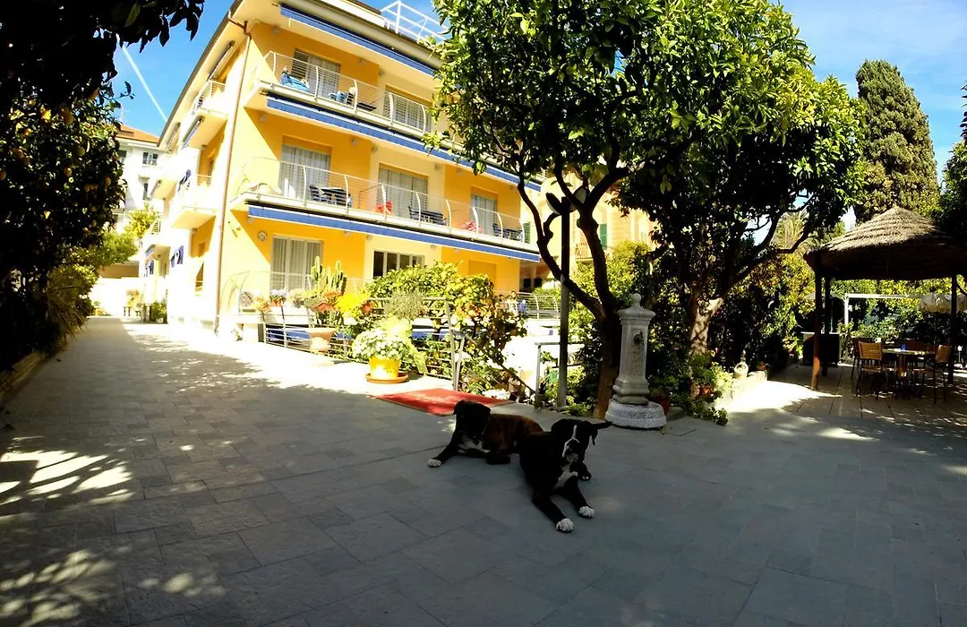 Hotel Villa Delibera-1