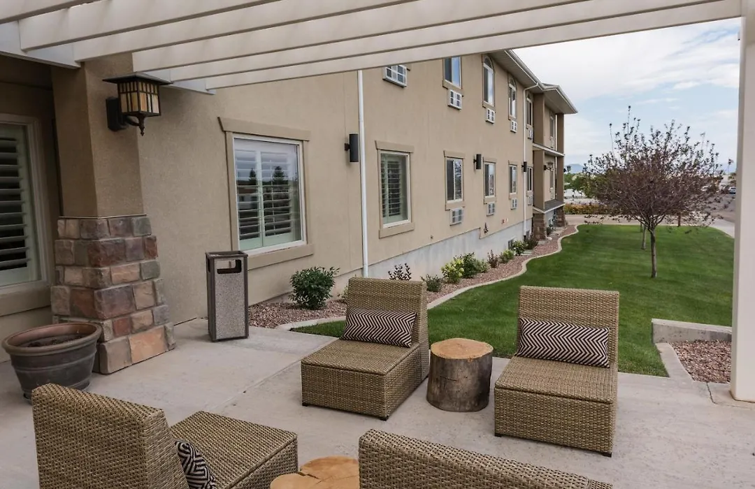 Landmark Inn And Suites-1