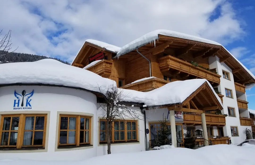 Alpenhotel Wildschoenau B&B-1