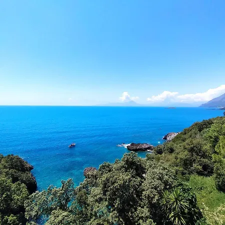 Judia Camere sul mare-3