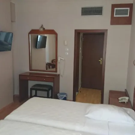 Economy Hotel-3