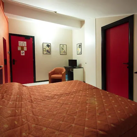 Hotel Versailles-3