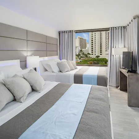 Waikiki Banyan Modern One Bedroom Free Parking-3