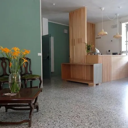 Guest House Villa Angaran San Giuseppe-3