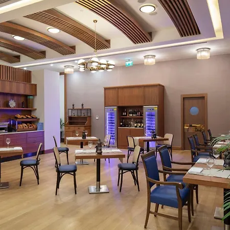 Doubletree By Hilton Istanbul Atasehir Hotel & Conference Centre-2
