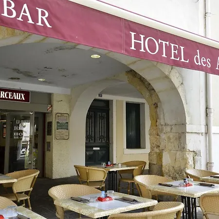 Hotel Les Arceaux-2