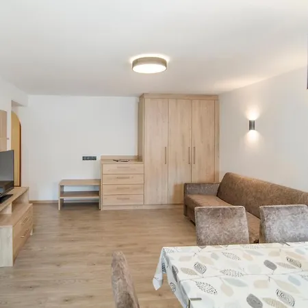 Apartments Heidenberger Delle Scuole-3