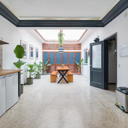 Cathedral Apartment-2