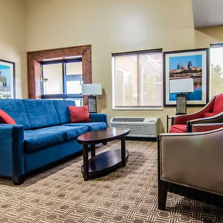 Quality Suites St. Joseph-3