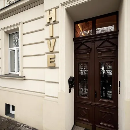 Hive Family House-2