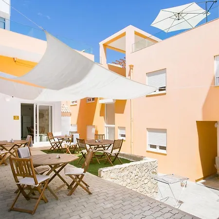 Casa Amarela Guesthouse-2