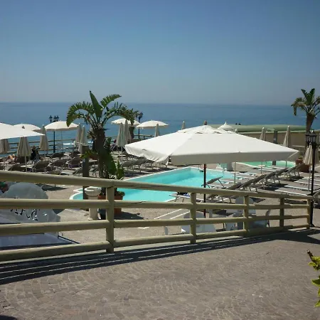 Baia delle Sirene Club Resort-3