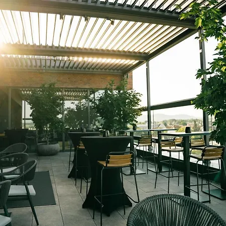 Loom Hotel & Skybar-3