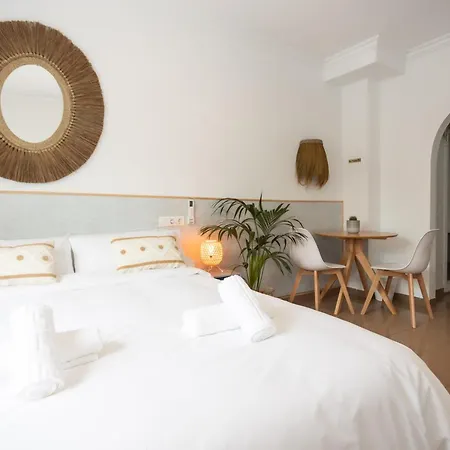 Naim Guest House Nerja-3