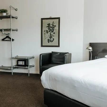 Queen Hotel-3