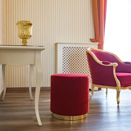 Regina Del Garda Suite-2