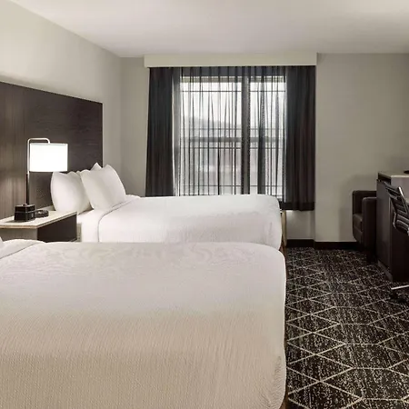 La Quinta Inn & Suites By Wyndham Lake George-2