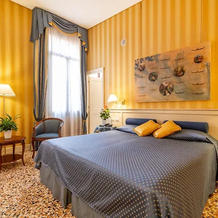 Hotel Bella Venezia-3