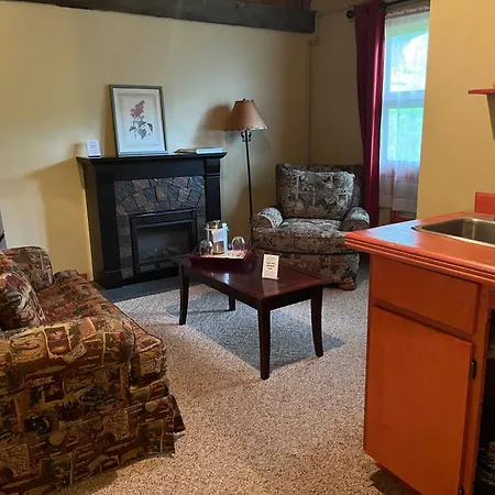 Vinehurst Inn & Suites-2