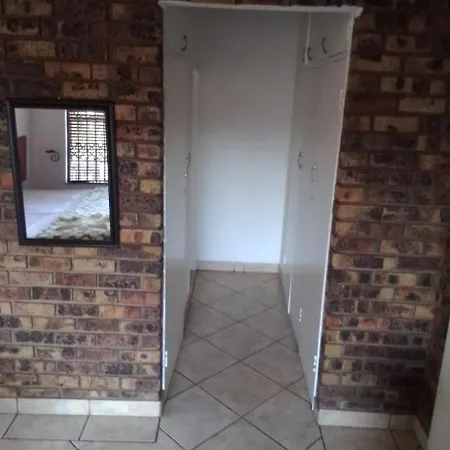 Zonke Bonke Guest House Randburg-2