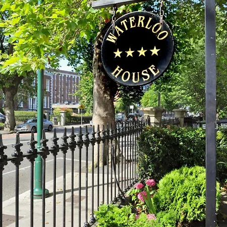 Waterloo Town House & Suites-2