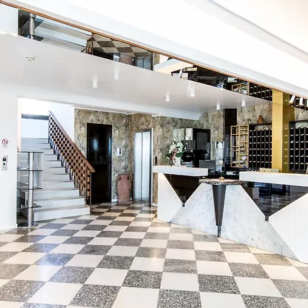 Hotel Baltic Riccione-Fronte Mare-2