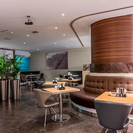 Premier Inn Abu Dhabi Airport Business Park-2