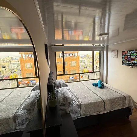 Gato Neon Hostel-2