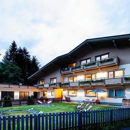 Pinetree Lodge Mayrhofen-2