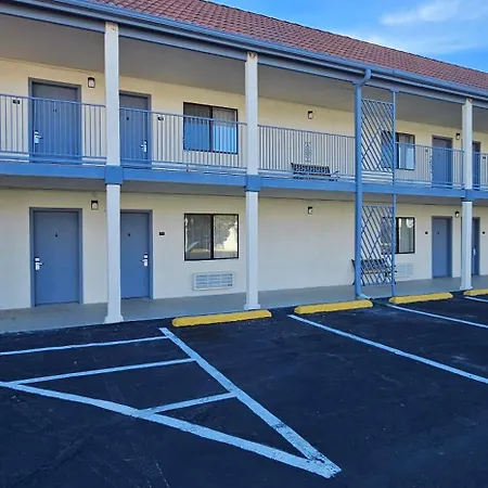 Travel Inn & Suite-2