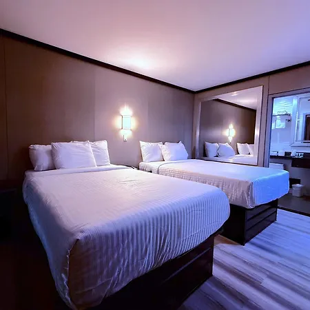 Umbrella Hotel Bronx-3