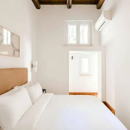 Sonder By Marriott Bonvoy Piazza Venezia Apartments-3
