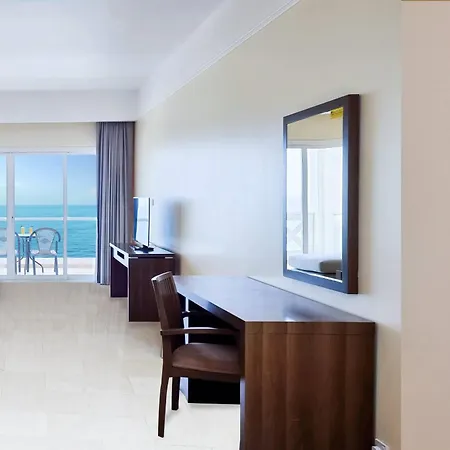 Ramada By Wyndham Beach Hotel Ajman-3
