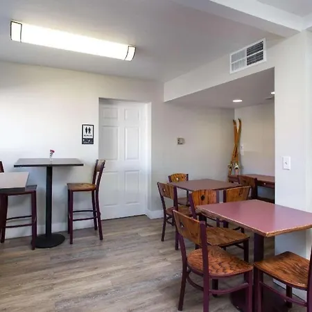 Econo Lodge Inn & Suites Durango-3