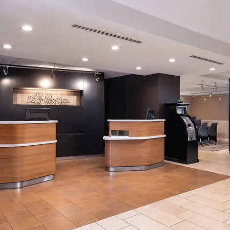 Courtyard By Marriott Las Vegas Convention Center-3