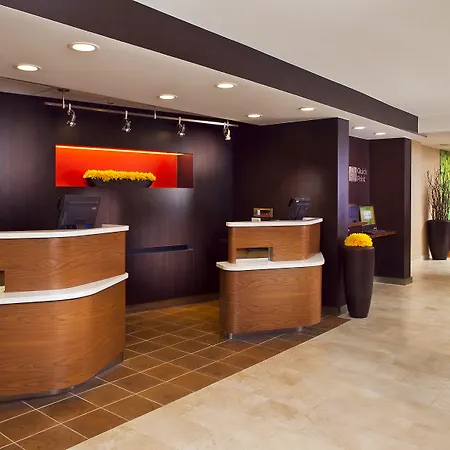 Spark By Hilton Birmingham Colonnade-3