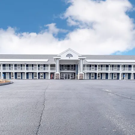Hilltop Inn & Suites, Near Foxwoods Casino-2