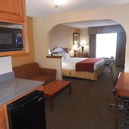 Holiday Inn Express Hotel & Suites Forest By Ihg-3