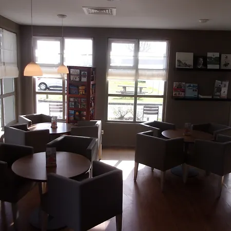 Campanile Hotel Chantilly-2