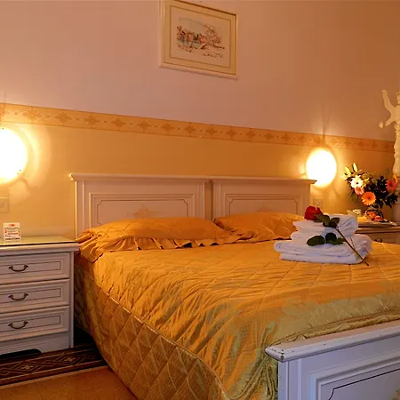 Hotel Desiree-3