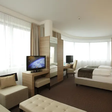 H4 Hotel Berlin Alexanderplatz-3