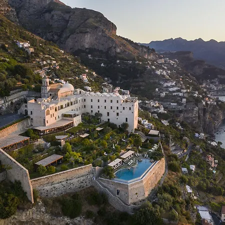 Monastero Santa Rosa Hotel & Spa-3