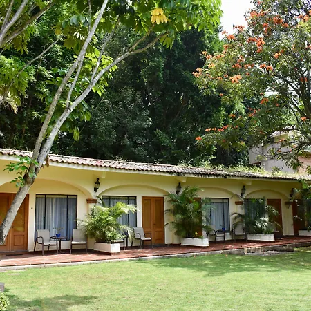 Casa Bugambilia, Un Pequeno Hotel En Tepoztlan-3